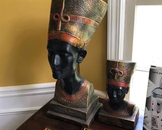 Nefertitti Statues
