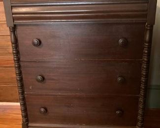 Elegant Mahogany Wood Chest of Drawers