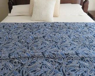 King Size Comforter Blue and White and Coordinating Blankets and Pillows