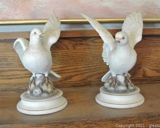 White Dove Figurines Andrea by Sadek