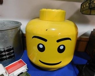 Lego storage head