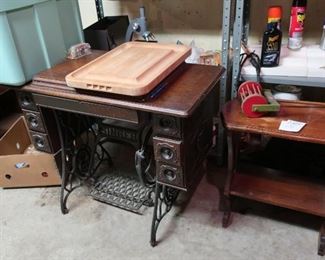 treadle sewing  machine