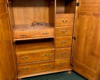 oak gentleman's chest