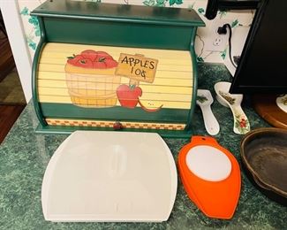 bread box, Tupperware chop n prep