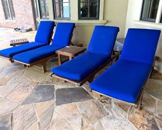 *cushions are included with teak lounges 
