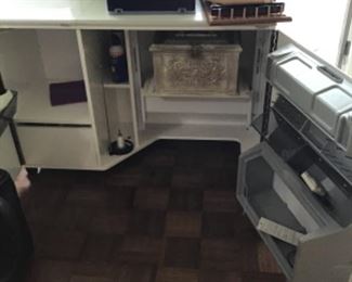 Cabinet for Singer machine, lots of thread