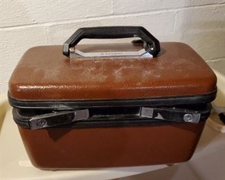 Vintage Samsonite train carry case