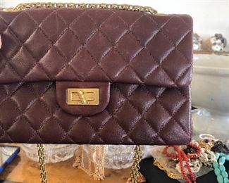 Genuine CHANEL IN NEARLY NEW CONDITION. OTHER GREAT PRESTIGE HANDBAGS
CAVIAR LEATHER FINISH