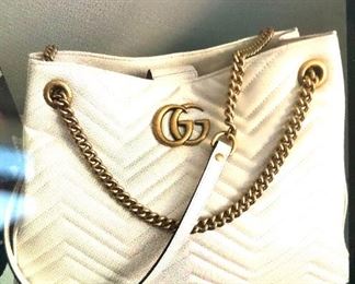 Classic Gucci chevron purse excellent condition 
