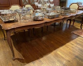 Lot# 147 $850  French Provincial dining table 66"-114" with 2 leaves and 8 chairs