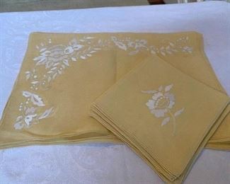 Lot#505 $64 -8 placemats(19"x12"), 8napkins, linen embroidered