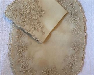 Lot#531 $75 Embroidered organdy 8 placemats 16"x12" and 8 napkins 13"