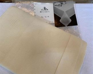 lot#553 $95-Sferra Bros ivory hemstitched linen tablecloth 74"x158"