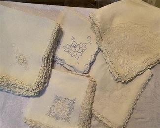 Lot#580 $85- Napkins 8,8,6,8 and 9 of each