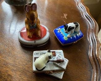 Lot#489 $65 -3 porcelain boxes with animals