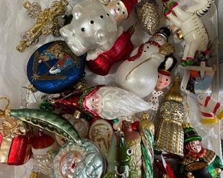 Lot#819 $60- approx. 30 vintage and new Christmas ornaments