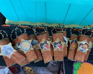 Lot#856 $35- Lot of 12 halloween candy favor baskets from Cheekwood