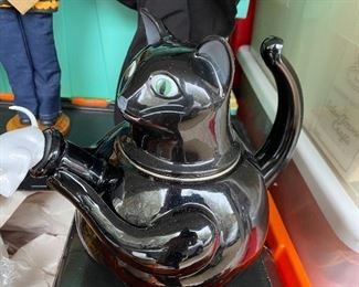 Lot#849 $12 Black cat tea pot