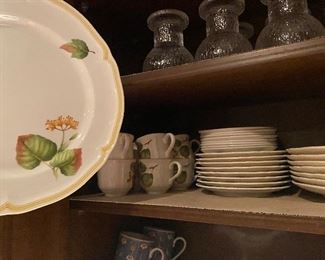 Lot#443-$520- Villeroy and Boch "Parkland" 8 Dinner plates, 8 bread and butter plates, 8 cups no saucers