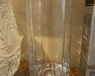 Lot#907 #75 Tall vase bubble in bottom 12"Hx5"mouth