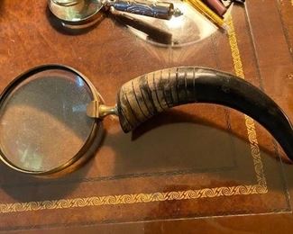Lot#190 $35-Ram's horn magnifying glass 16"