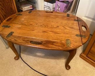 Hinged Oak Butlers Tray Table
26” x 18” (folded in) x 16” tall
32 1/2” x 25” (folded out)
Good condition.