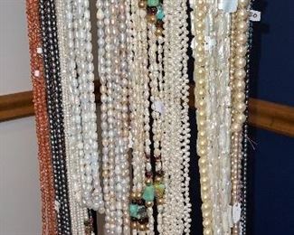 Real Pearl Necklaces in Several Verities of Pearls for Asia