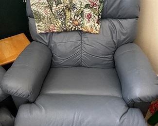 Lazy Boy Recliners Set