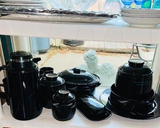 Makasa Black Galleria Dishes