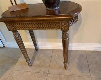 $245 ~ OBO ~ CARVED  LEATHER TOP CONSOLE ENTRY TABLE 