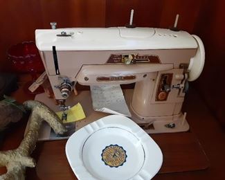Singer sewing machine vintage with table