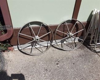 Pair of cast iron spoke wheels
