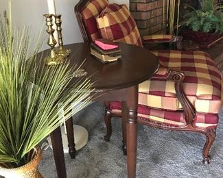 Round side table