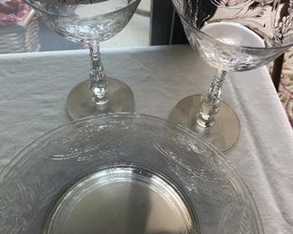 Tiffin Franciscan "True Love" 12 Champagnes and 6 plates