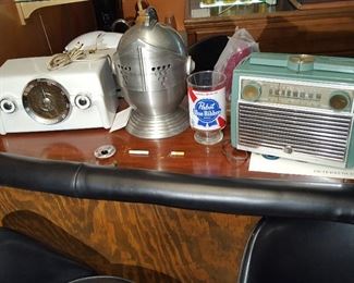 Crosley 10-135  Knight Armor Ice Bucket RCA Globetrotter Radio
