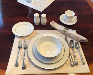 LENOX CHINA - HANNAH PLATINUM 10 place settings