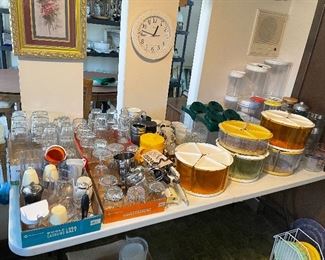 Many, many kitchen items