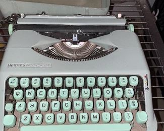 Vintage Type Writer