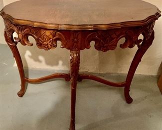 Oval Antique Carved Accent Table
33 x 22.5 x 29h $65