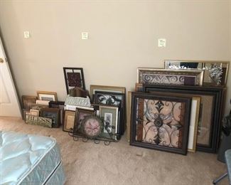 Various sizes, picture frames