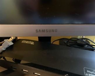 Samsung TV Model U28R550UQN