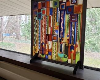 FRANK LLOYD WRIGHT STAINED GLASS MINIATURE APROX 9"X11"