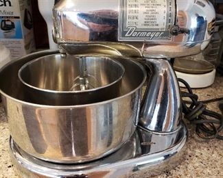 VINTAGE DERMEYER  STAND MIXER