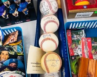 Royals autographs including George Brett and Bo Jackson 