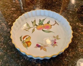$40 - Royal Worchester made in England. Oven to table ware Design "Evesham" pie/quiche form;  1 1/2" H , 10 x 10 diameter; #6