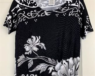 $20 - #16 Chagall knit tee; size M