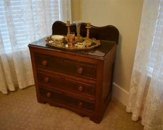Beautiful Antique 3 drawer Dry Sink