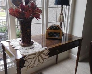 Henredon 3 drawer wall table