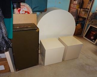 Mid-Century matching cube tables and a nice BIG & ROUND table. 