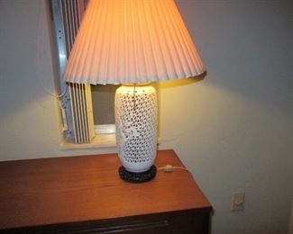 Pam white lamp